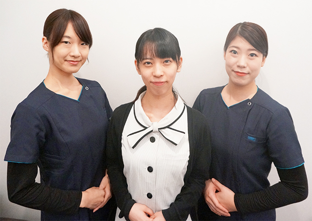 女性スタッフ集合写真